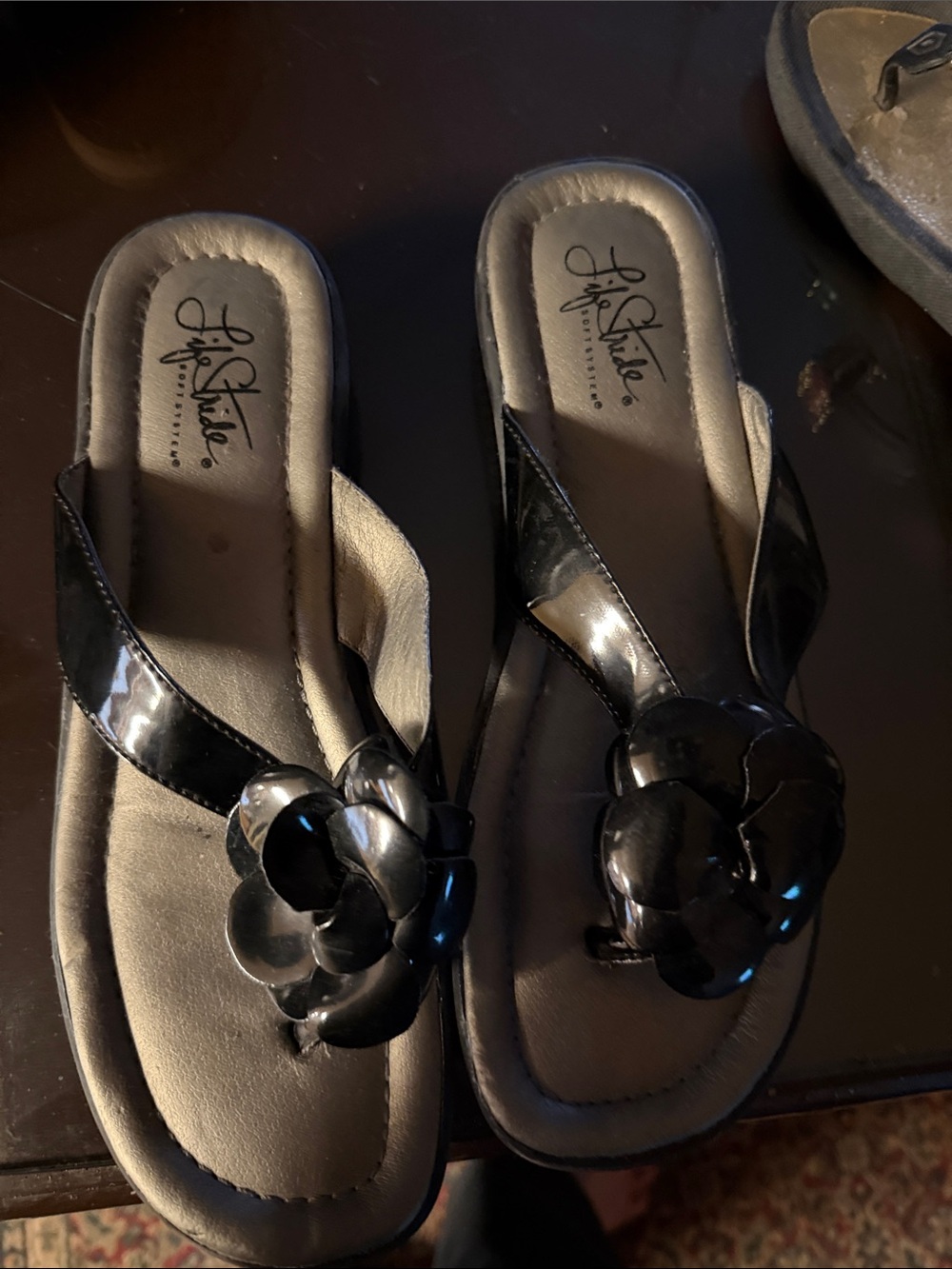 Life Stride Black Patent Flower Thong Sandals for Women